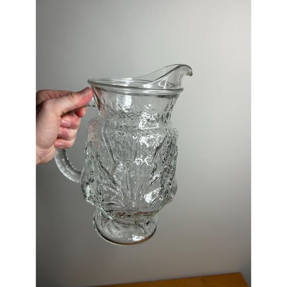 1980 anchor hocking clear glass drinking pitcher in rain flower pattern 64oz - Picture 2 of 5